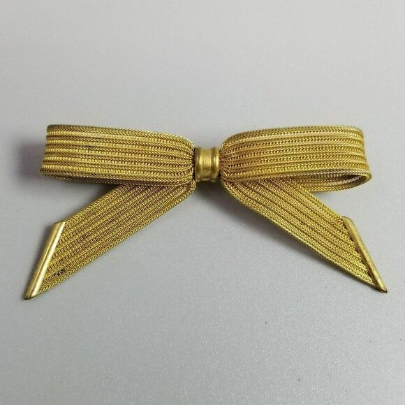 Vintage Bow Shape Gold Tone Brooch, Ribbon Lapel Pin, Unisex Estate - Picture 5 of 6